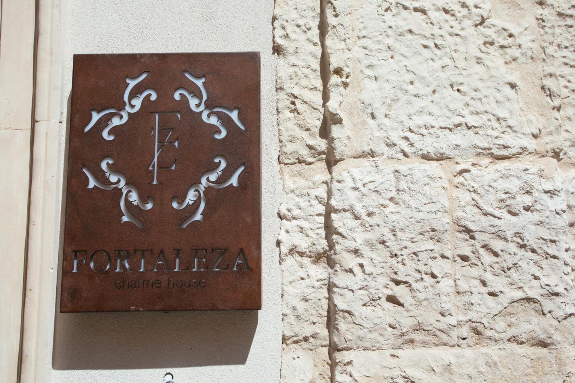 Fortaleza Charme House Syracuse Bagian luar foto
